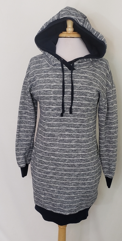 Akini Hooded Sweatshirt Top